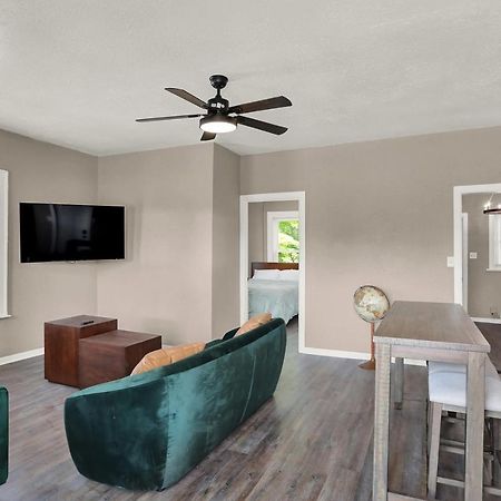 The Village Downtown West Indianapolis Extérieur photo