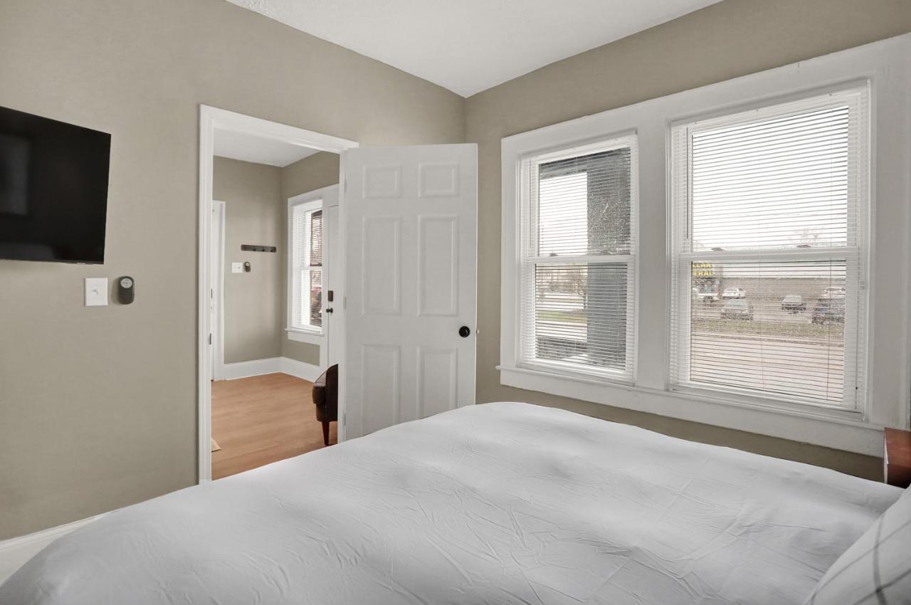 The Village Downtown West Indianapolis Extérieur photo