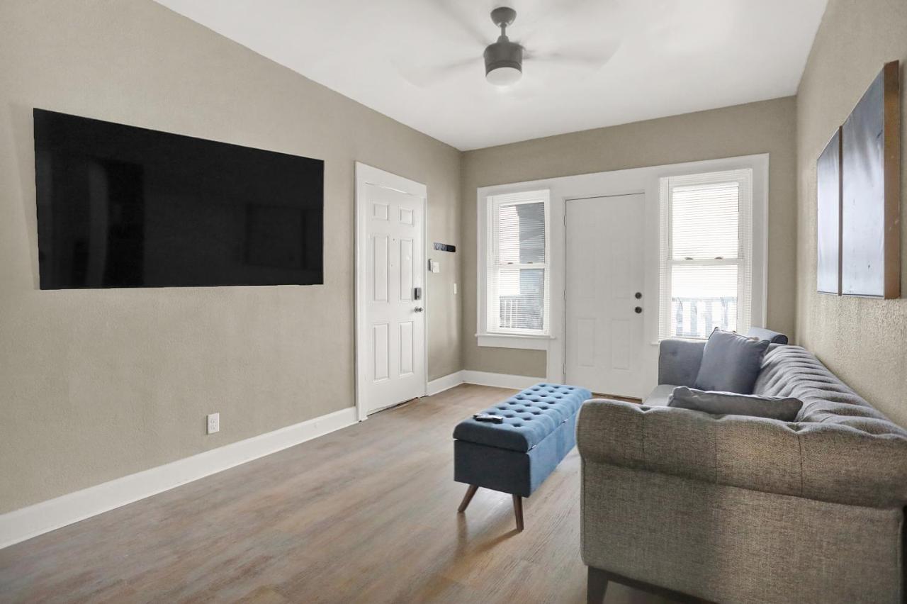 The Village Downtown West Indianapolis Extérieur photo