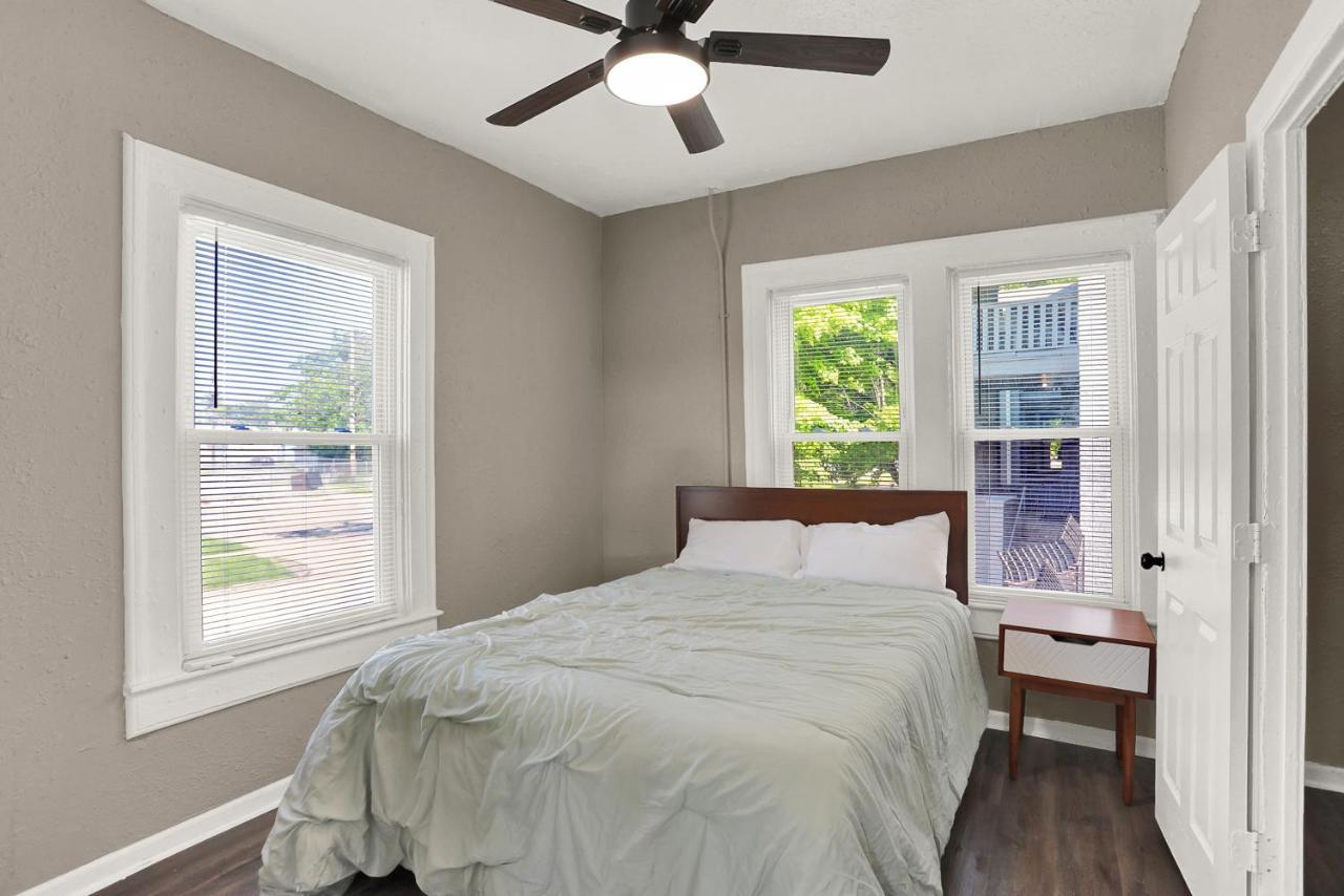 The Village Downtown West Indianapolis Extérieur photo