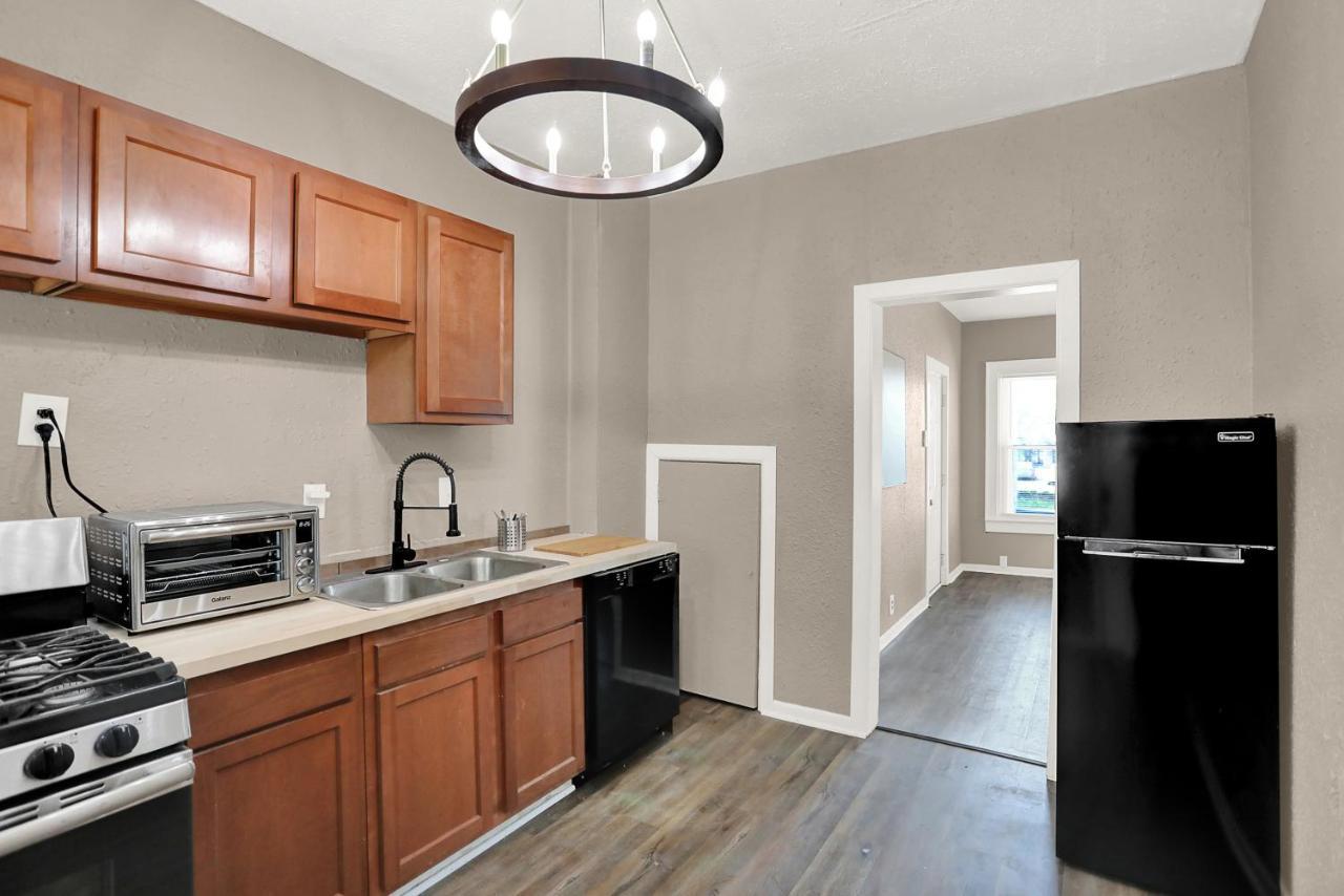 The Village Downtown West Indianapolis Extérieur photo