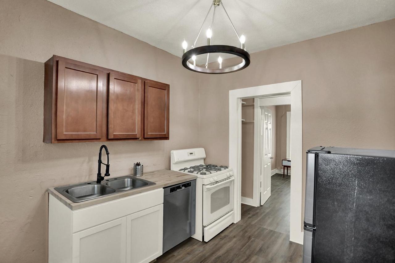 The Village Downtown West Indianapolis Extérieur photo